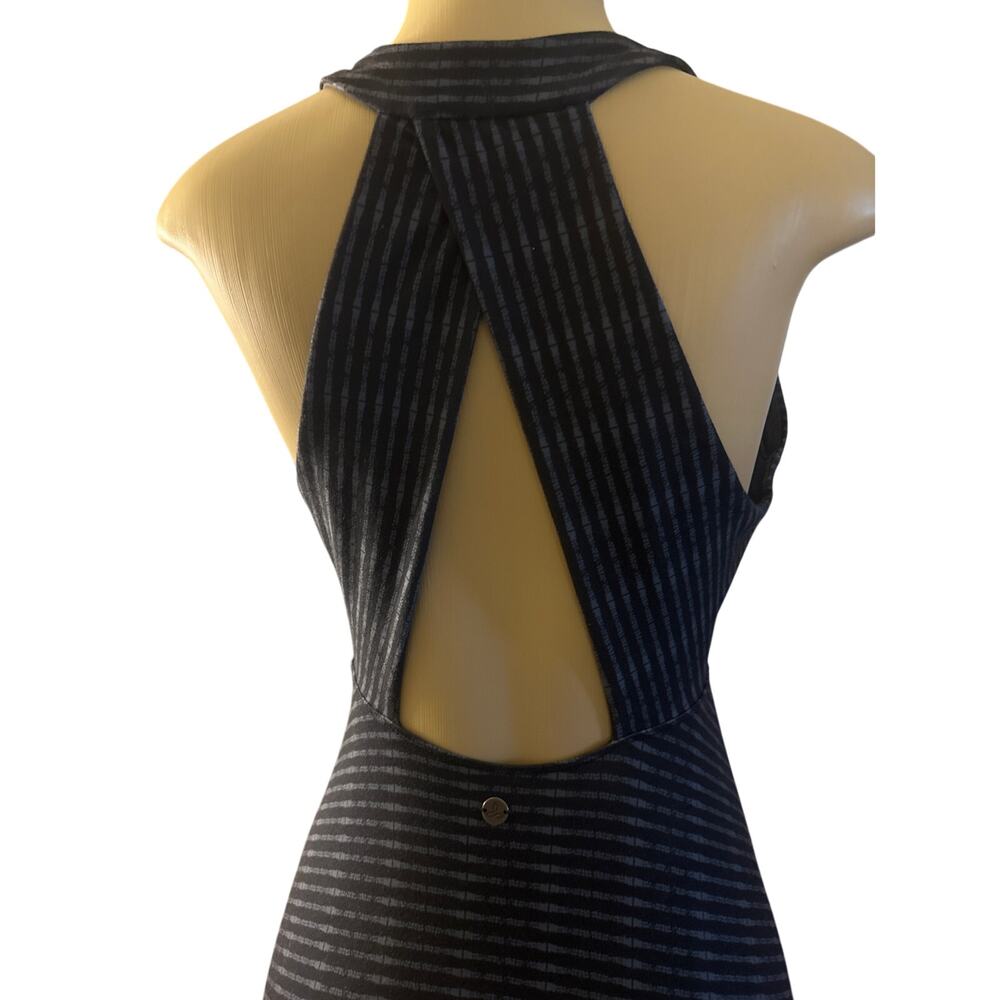 Elegant Black Sleeveless Dress - Picture 5 of 7